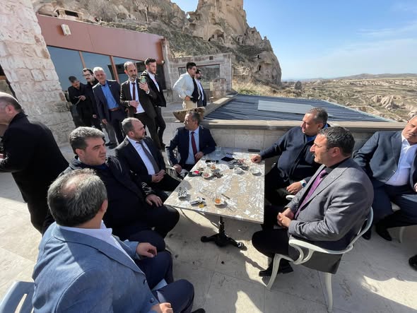 637113549 4114614398757938 1159788679241181696 N