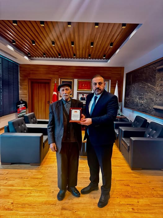 637180926 1551180497009900 7613446765740581329 N