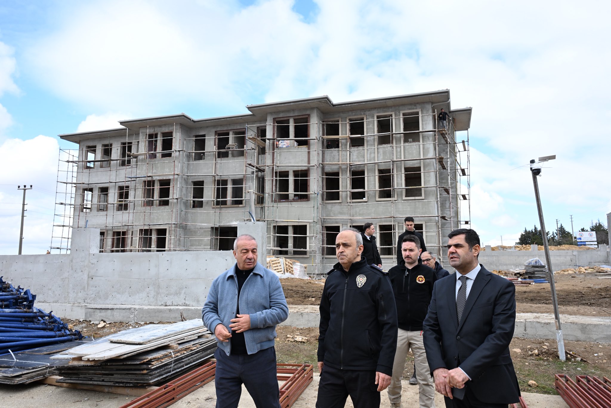 H B61 J D Q W M A A Kzs G