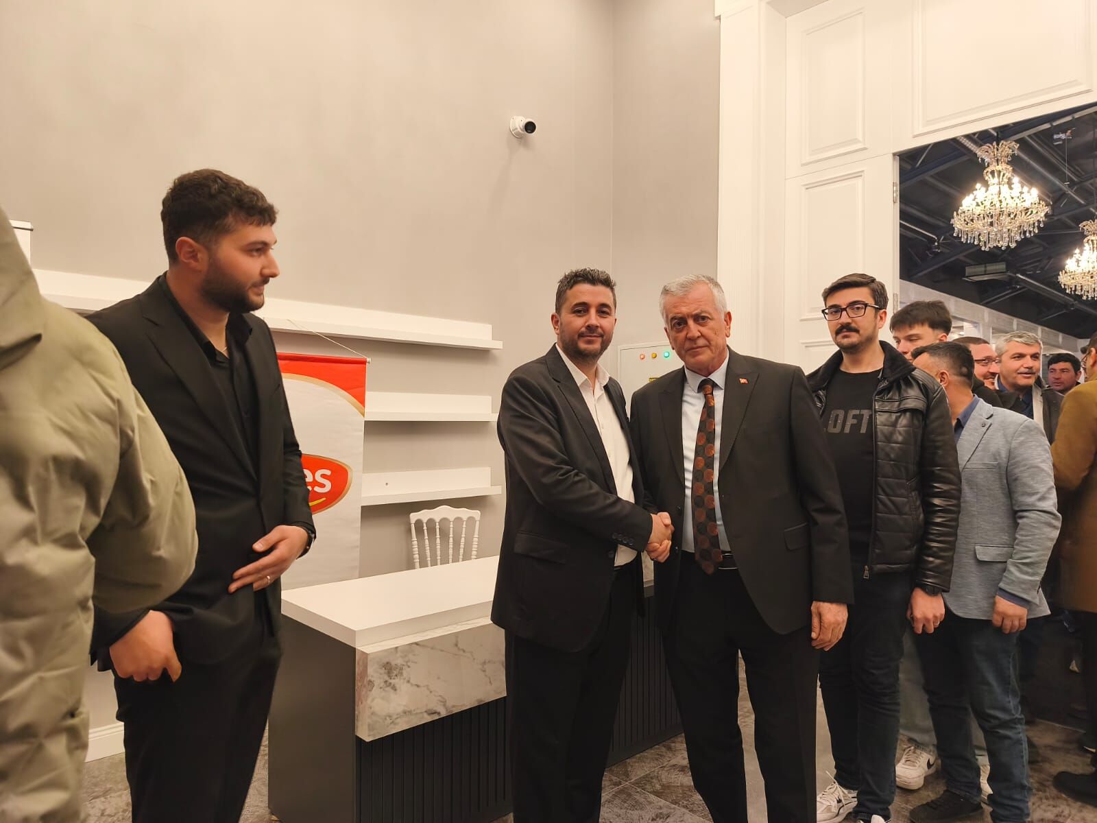 49D3349C F8E6 448B B1B8 3014A142C570