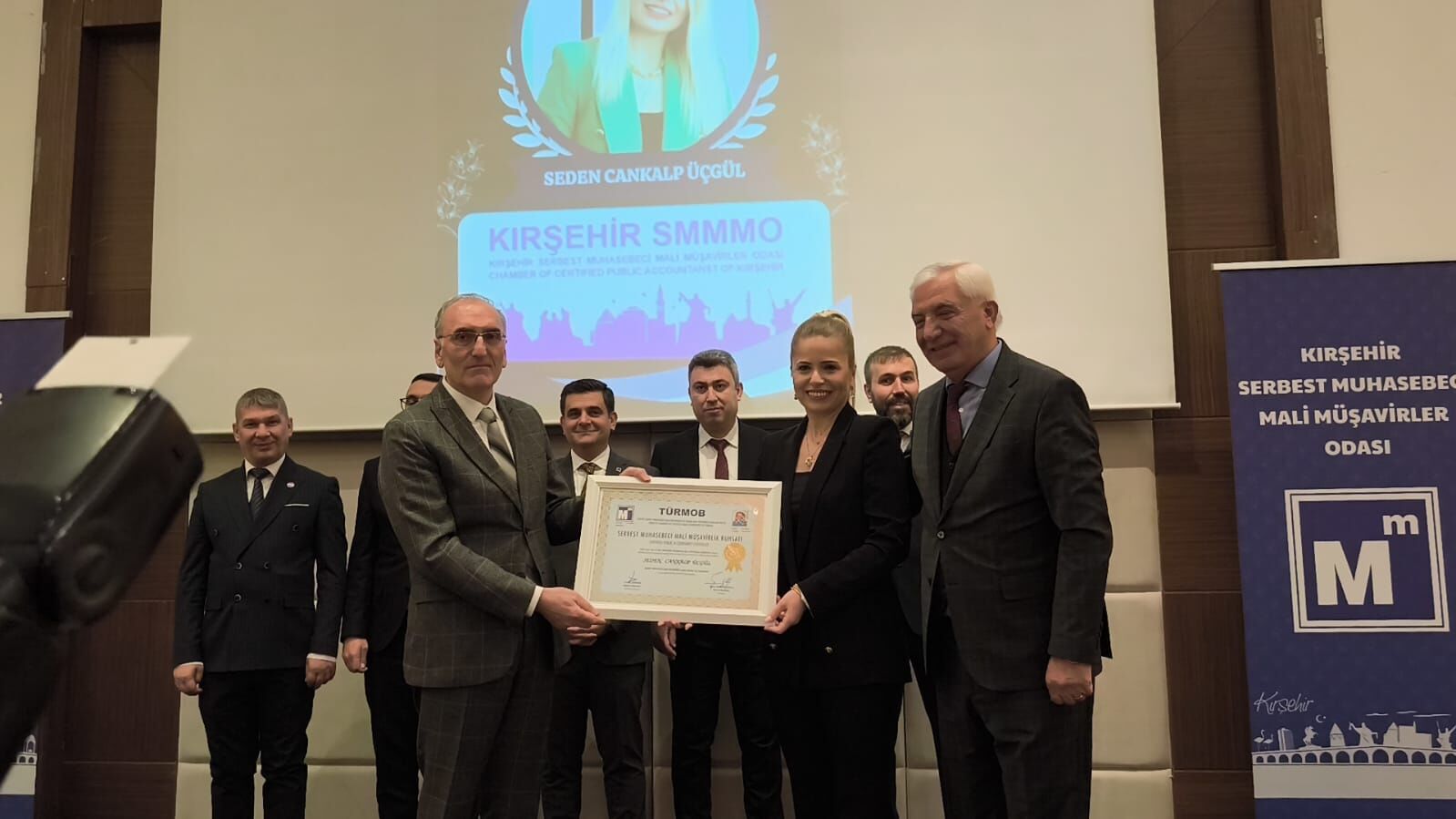 59C81200 60A2 41F7 Ae7F 3E95A2B529B0