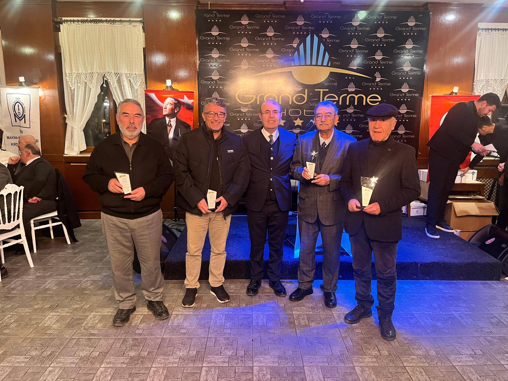 643915125 1627242818310987 2367999403742024467 N