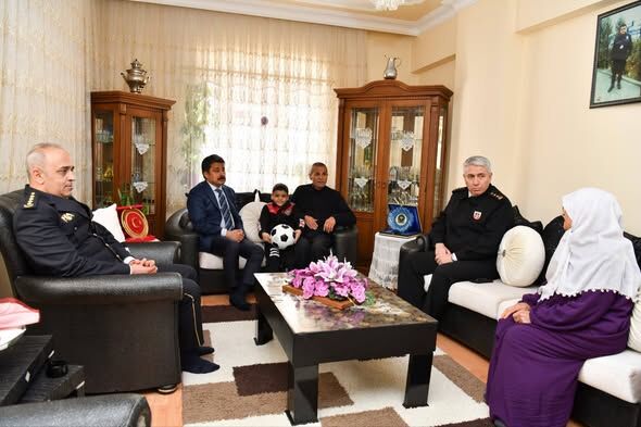 654270178 1755461002482362 93809679285145564 N