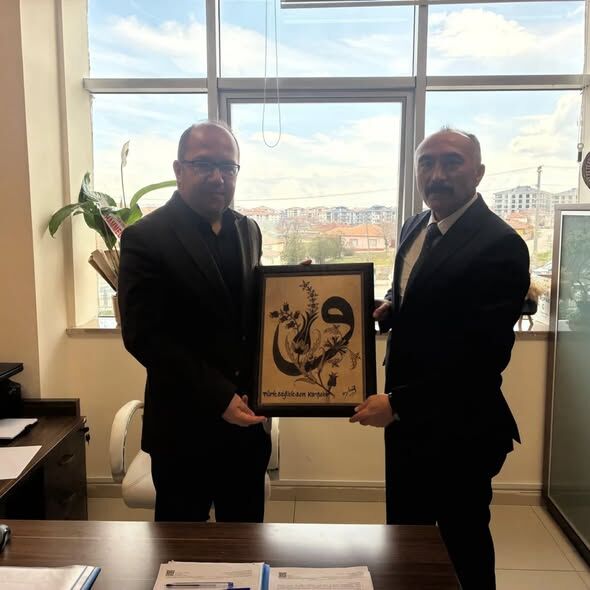 656849392 18153397264455106 3783884839347037845 N