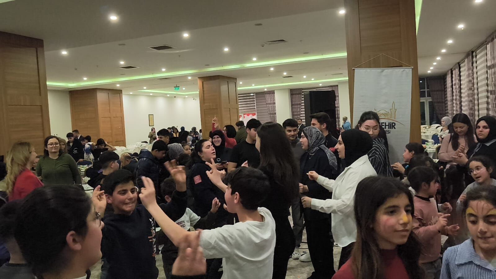 989551C3 Cdcd 47B2 876B 643Abcddf0B8