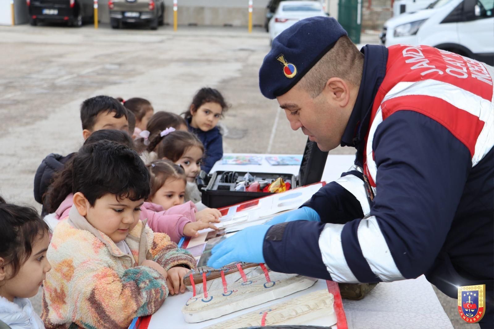 H C Y6 By2Bg A Ey Jh W