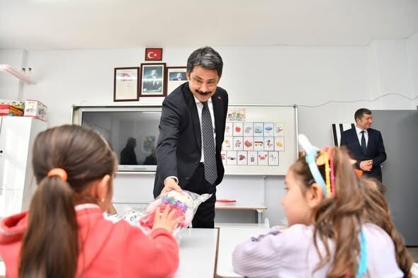 659094697 18315015766280266 8917317192813120849 N