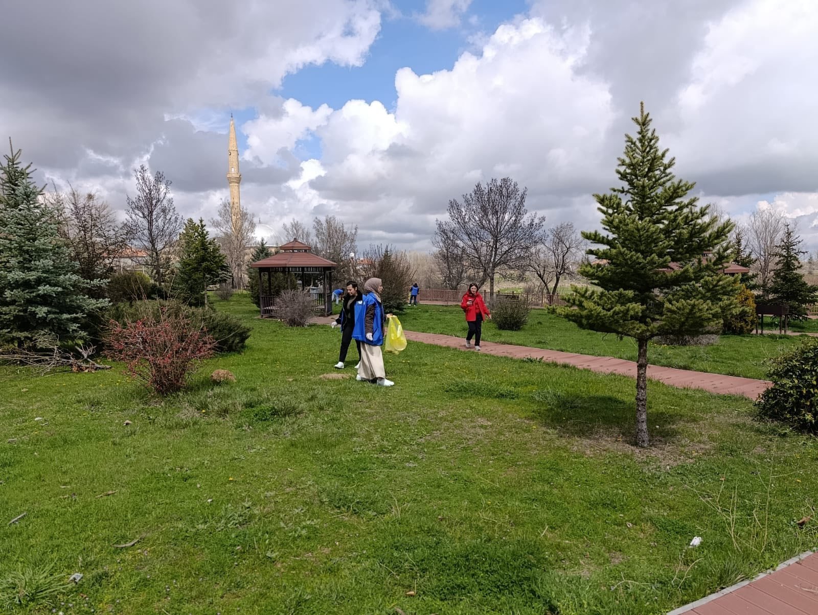 668003846 1256042143306339 7960653651654922439 N