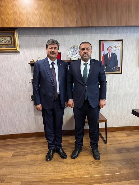 668146847 1594876729306943 6901712539661816000 N