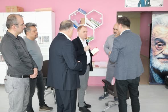 669862475 18315615025280266 5937340127045175811 N