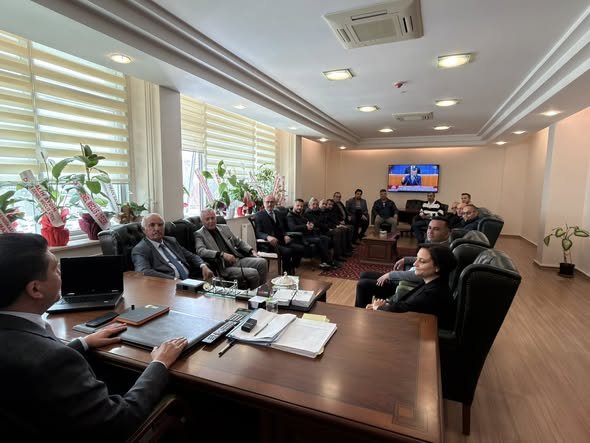 670987200 10163946563212086 3966733535169712558 N