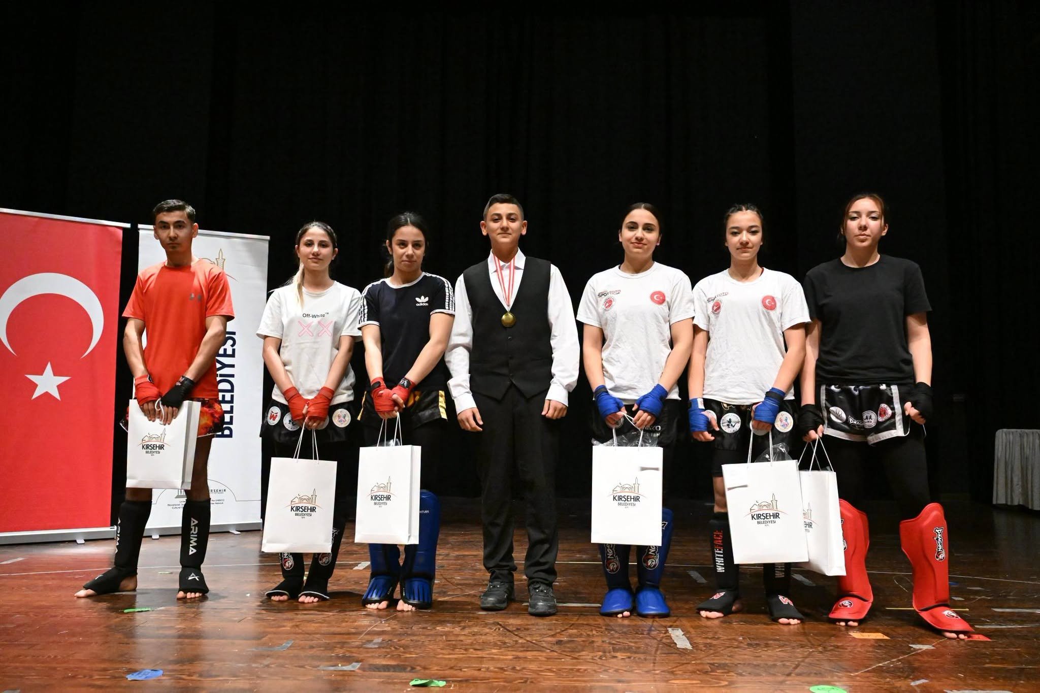 672681073 3446030718879198 2527511843720447054 N