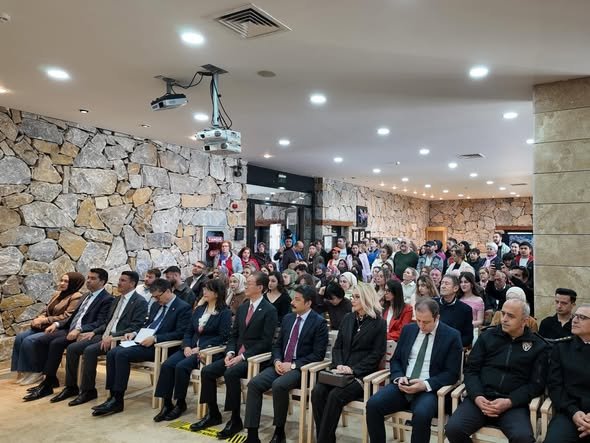 674525511 18324333721255336 1353830778099301644 N