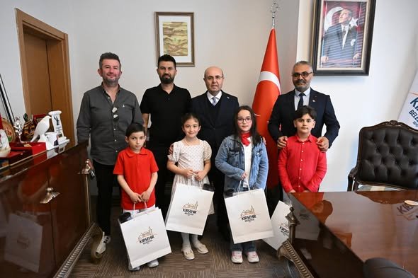 678792949 1316894210303396 6756585876329962188 N