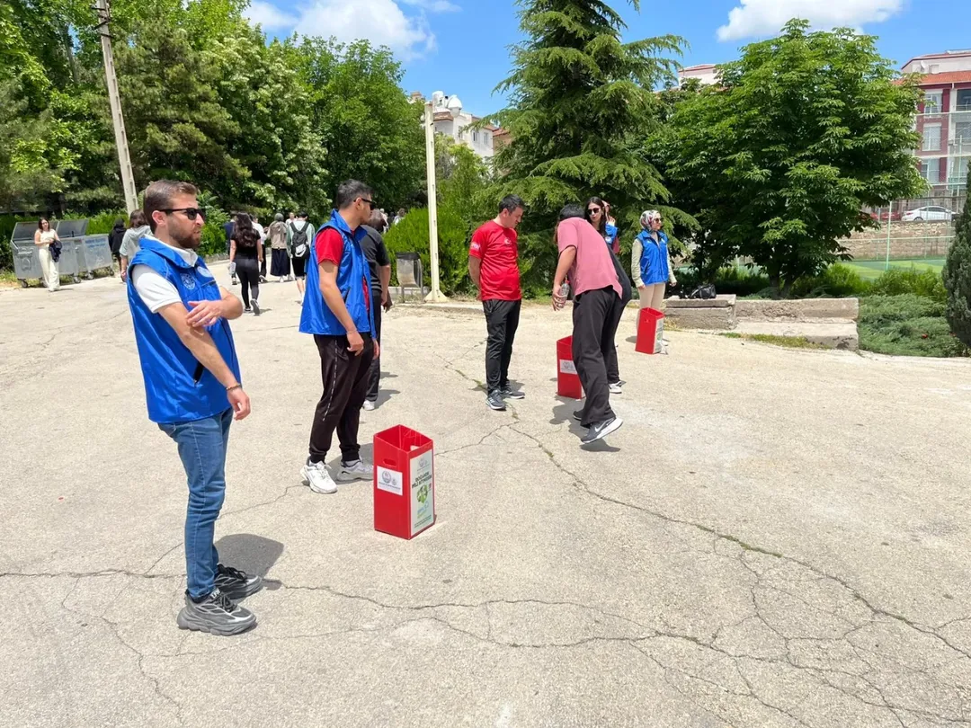 2026 Yks’nin Ardından, Genç Dönüşüm Projesi Kapsamında Sınavda Kullanılan Kırtasiye Setlerini B (3)