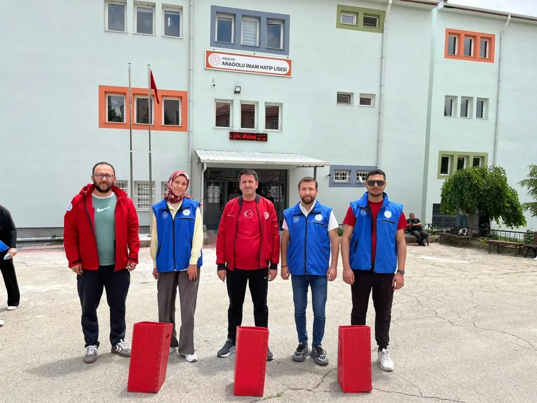 2026 Yks’nin Ardından, Genç Dönüşüm Projesi Kapsamında Sınavda Kullanılan Kırtasiye Setlerini B (4)