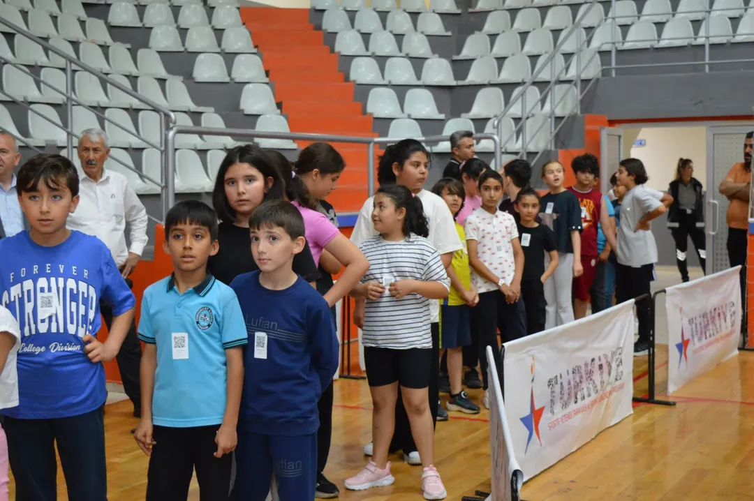 Geleceğin Yıldızları Kırşehir’de Yetişiyor! 🌟Kırşehir Spor Salonu, Türk Sporuna Yeni Yetenekle (1)