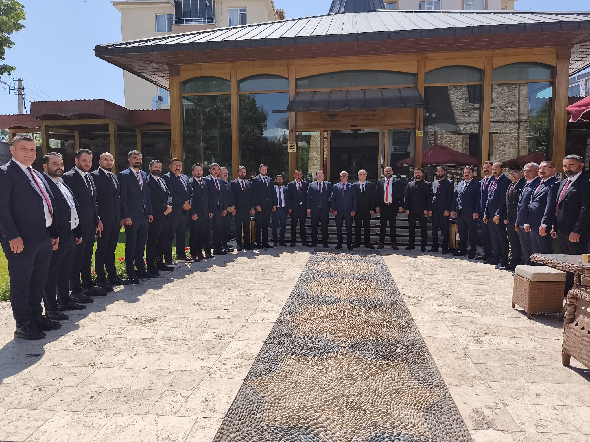 C4C8A243 3190 470E 8A3C 1E43F2318946
