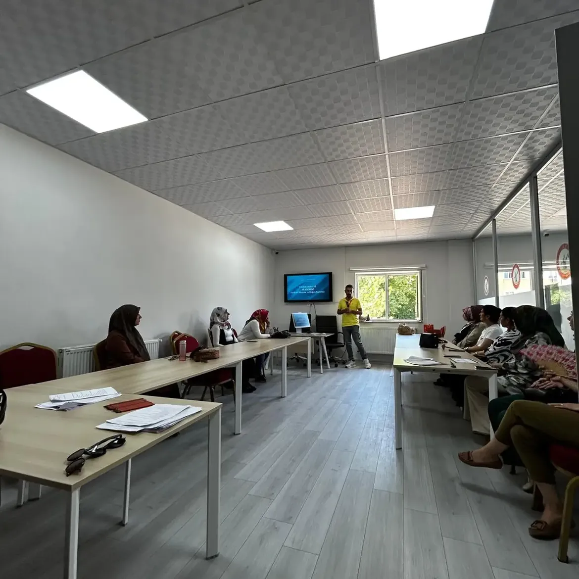 Merkez Shm Personeli Tarafından Aşıkpaşa Aile Destek Merkezi (Adem) Kursiyerlerine Kurum Tanıtı (1)