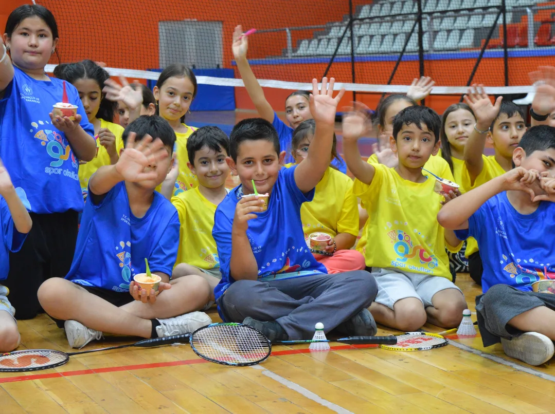 Sahalarda Enerji Yüksek, Yüzlerde Tebessüm Tam! 🏸✨İl Müdürümüz Sayın Yasin Çakmakçı, Gsb Ve En (2)