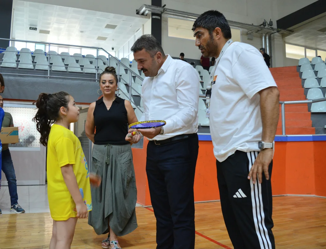 Sahalarda Enerji Yüksek, Yüzlerde Tebessüm Tam! 🏸✨İl Müdürümüz Sayın Yasin Çakmakçı, Gsb Ve En (4)
