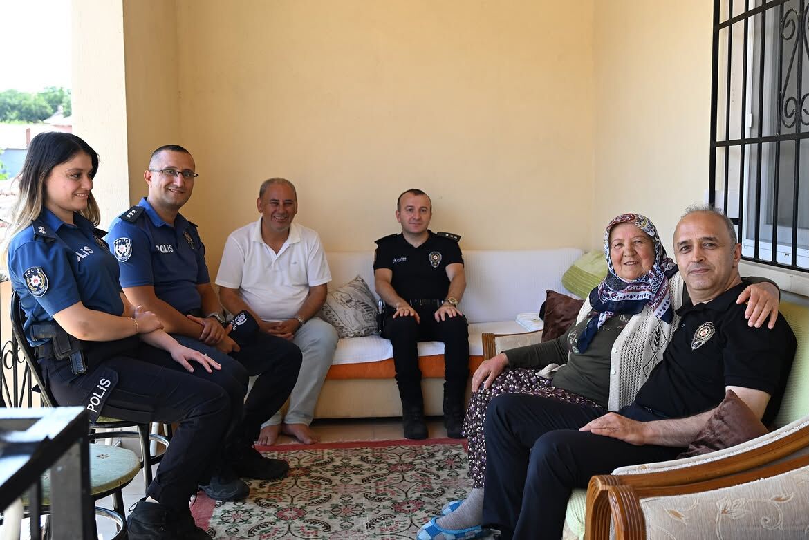 Şehadetinin Yıl Dönümünde, Kahraman Şehidimiz Komiser Hacı Şivgin’ın Kıymetli Ailesini Ziyaret E (3)