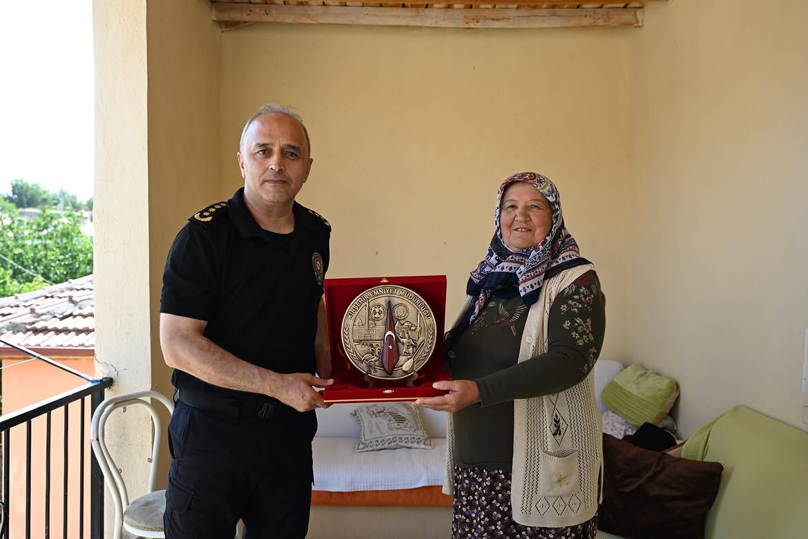 Şehadetinin Yıl Dönümünde, Kahraman Şehidimiz Komiser Hacı Şivgin’ın Kıymetli Ailesini Ziyaret E (4)