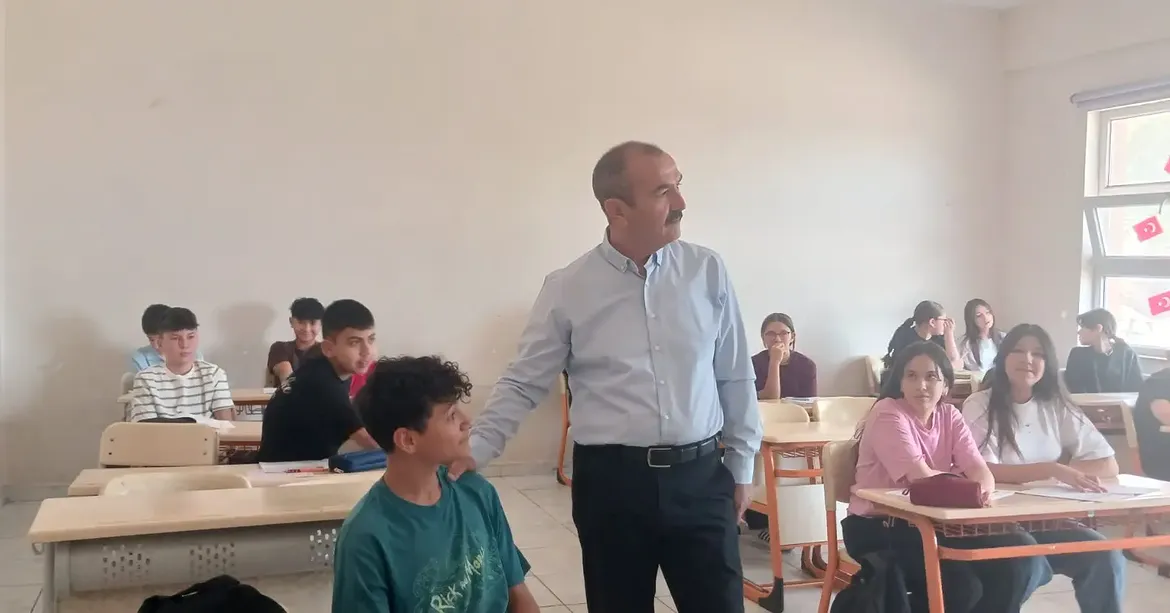 Şehit Yusuf Erdoğdu Ortaokulunda Dyk Ziyaretii̇lçe Milli Eğitim Müdürümüz Halil İman, Şube Müdür (4)