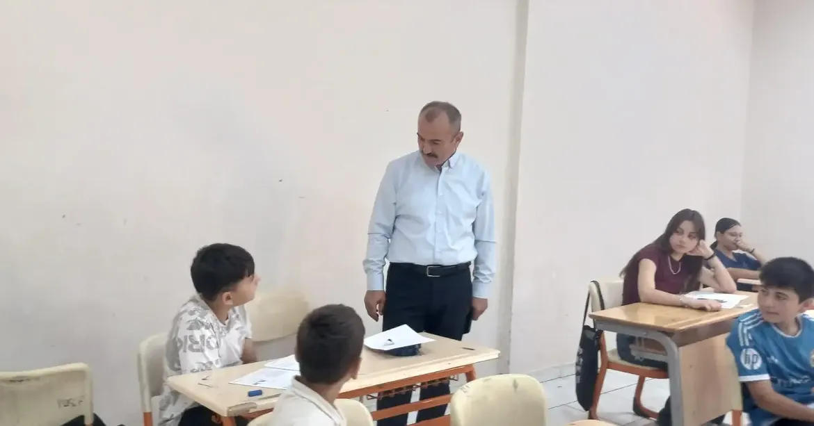 Şehit Yusuf Erdoğdu Ortaokulunda Dyk Ziyaretii̇lçe Milli Eğitim Müdürümüz Halil İman, Şube Müdür (6)