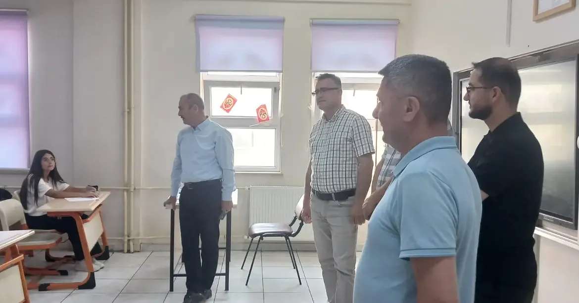 Şehit Yusuf Erdoğdu Ortaokulunda Dyk Ziyaretii̇lçe Milli Eğitim Müdürümüz Halil İman, Şube Müdür (7)