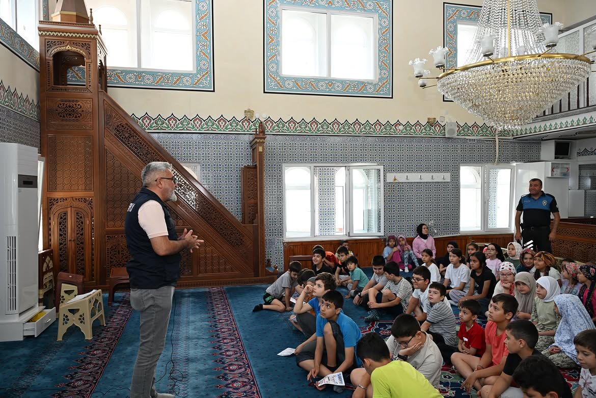 Toplum Destekli Polislik Şube Müdürlüğümüz Koordinesinde; Hacı Cemal Camii, Molla Osman Camii, D (7)