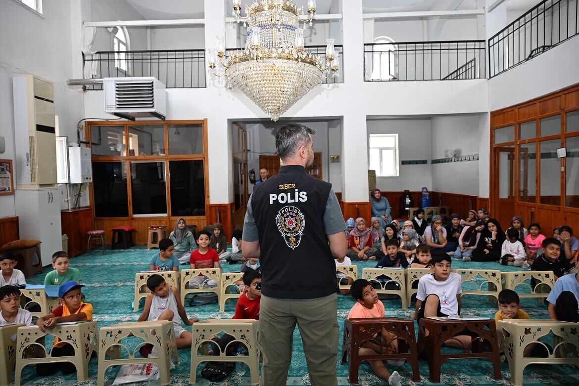 Toplum Destekli Polislik Şube Müdürlüğümüz Koordinesinde; Hacı Cemal Camii, Molla Osman Camii, D