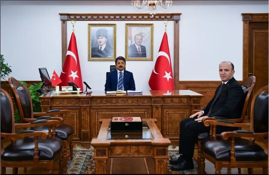 V A L İ