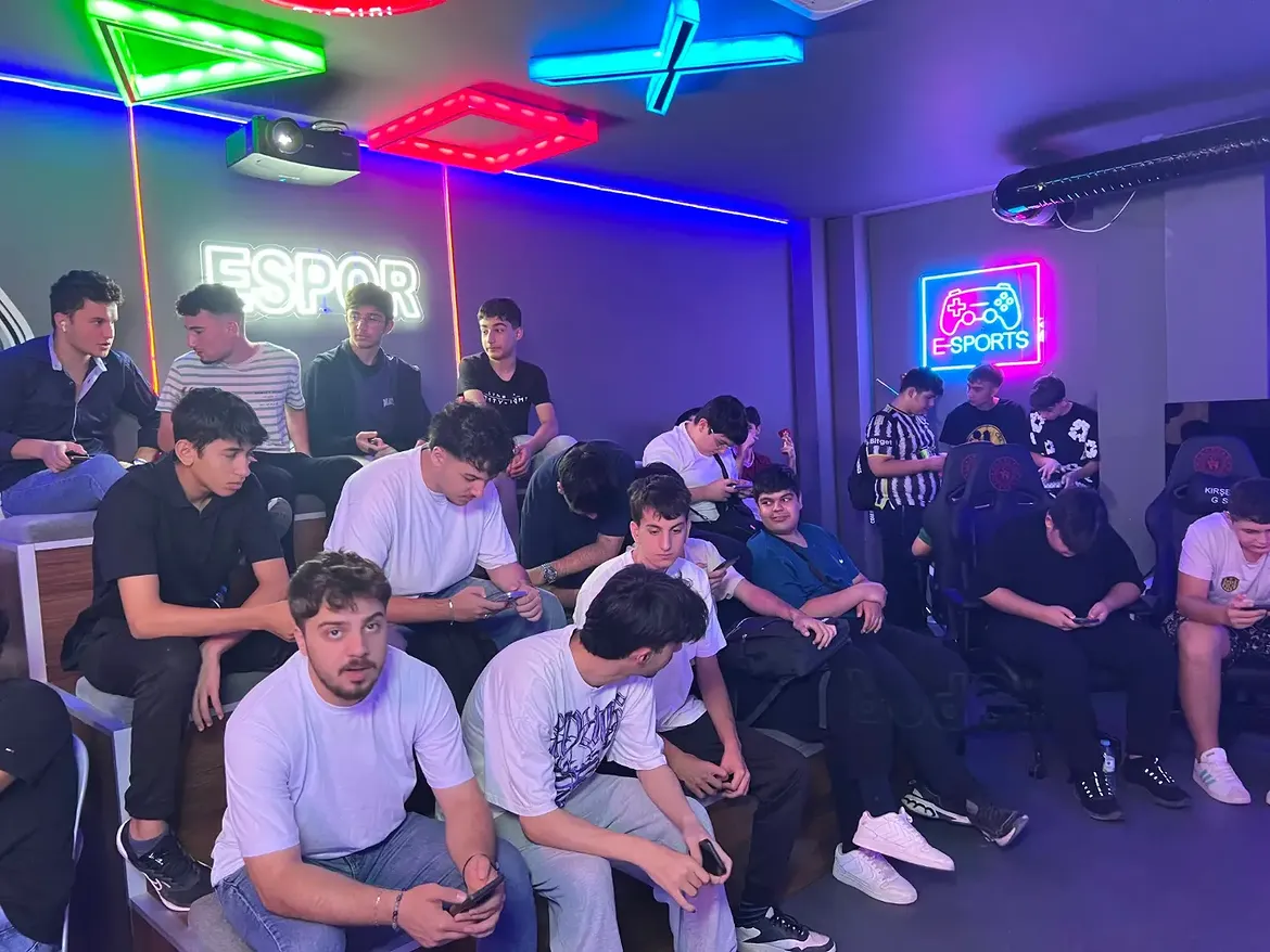 ⏩ Arenada Devlerin Savaşı Başladı! 🎮🔥Valorant E Spor Turnuvasında Temposu Bir An Bile Düşmeye