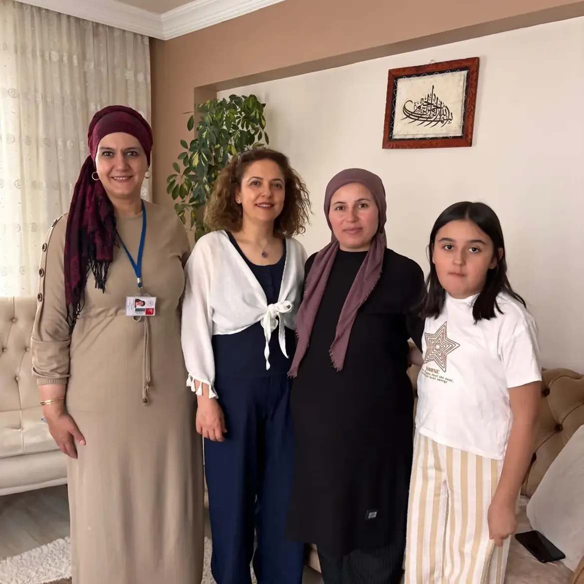 Gebe Okulumuzda Eğitimler, Ev Ziyaretleri Koordinatör Ebelerce Sürdürülmektedir. Ayrıca Diş Hek