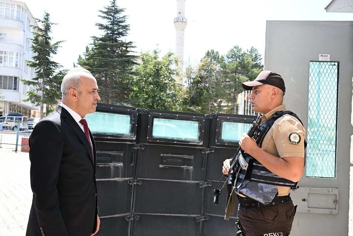İl Emniyet Müdürümüz Sayın Dr. @Mesutgorucuresmi , Mucur İlçe Emniyet Müdürlüğümüzü Ziyaret Eder (1)