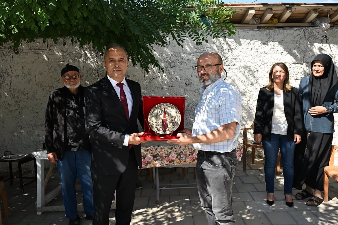 İl Emniyet Müdürümüz Sayın Dr. Mesut Görücü, Eşi Sayın Suna Görücü Hanımefendi Ve Personelimiz I (1)