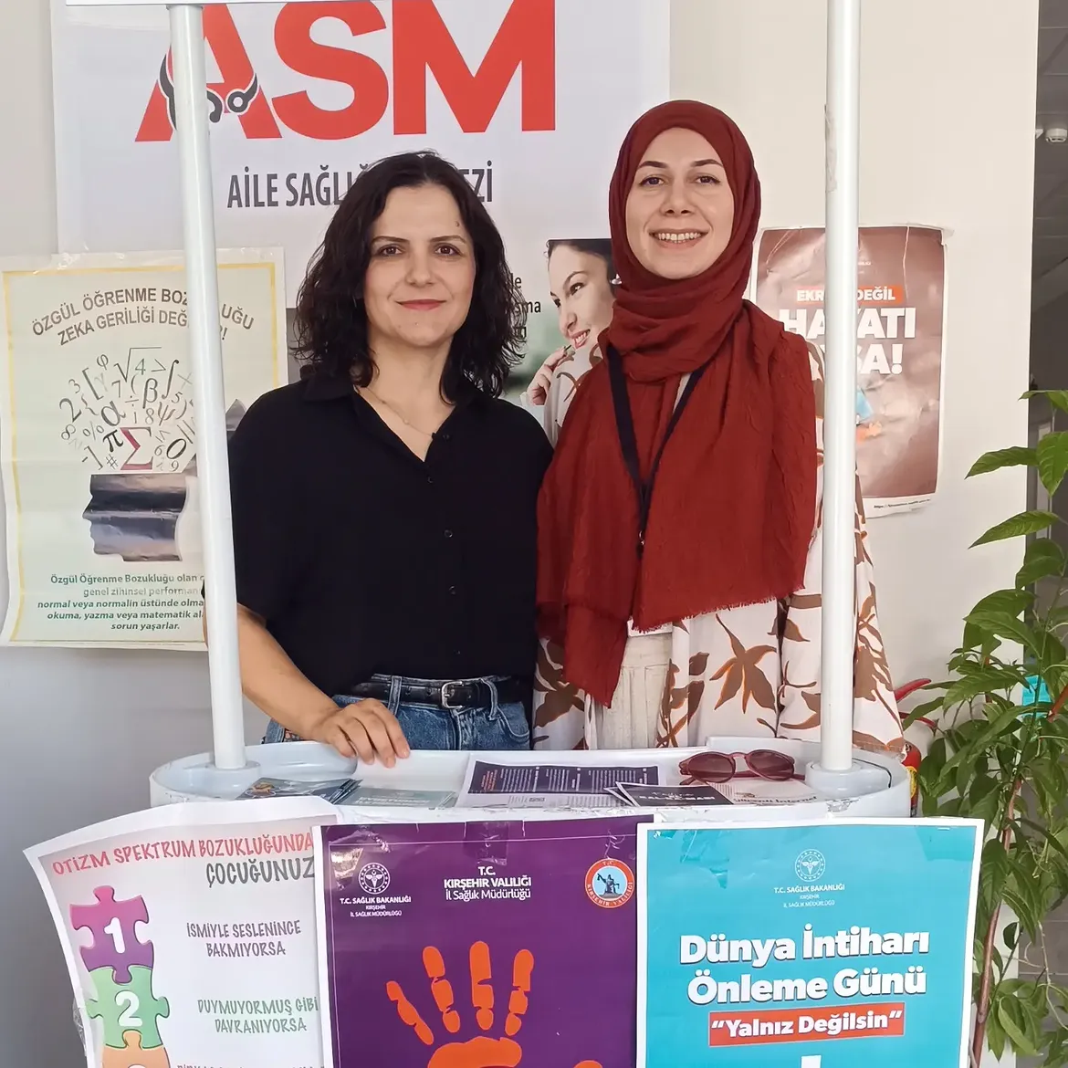 Merkez Shm De Görev Yapan Çocuk Gelişimci Rabia Koçyi̇ği̇t Özcan, Sosyal Çalışmacı Büşra Demi̇ryü (3)