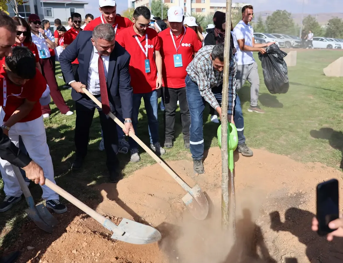 81 Ilimizin Toprağı, Ahiliğin Kalbi Kırşehirde Buluştu! 🍃✨Genç Ahilerimiz, Illerinden Getirdi (1)