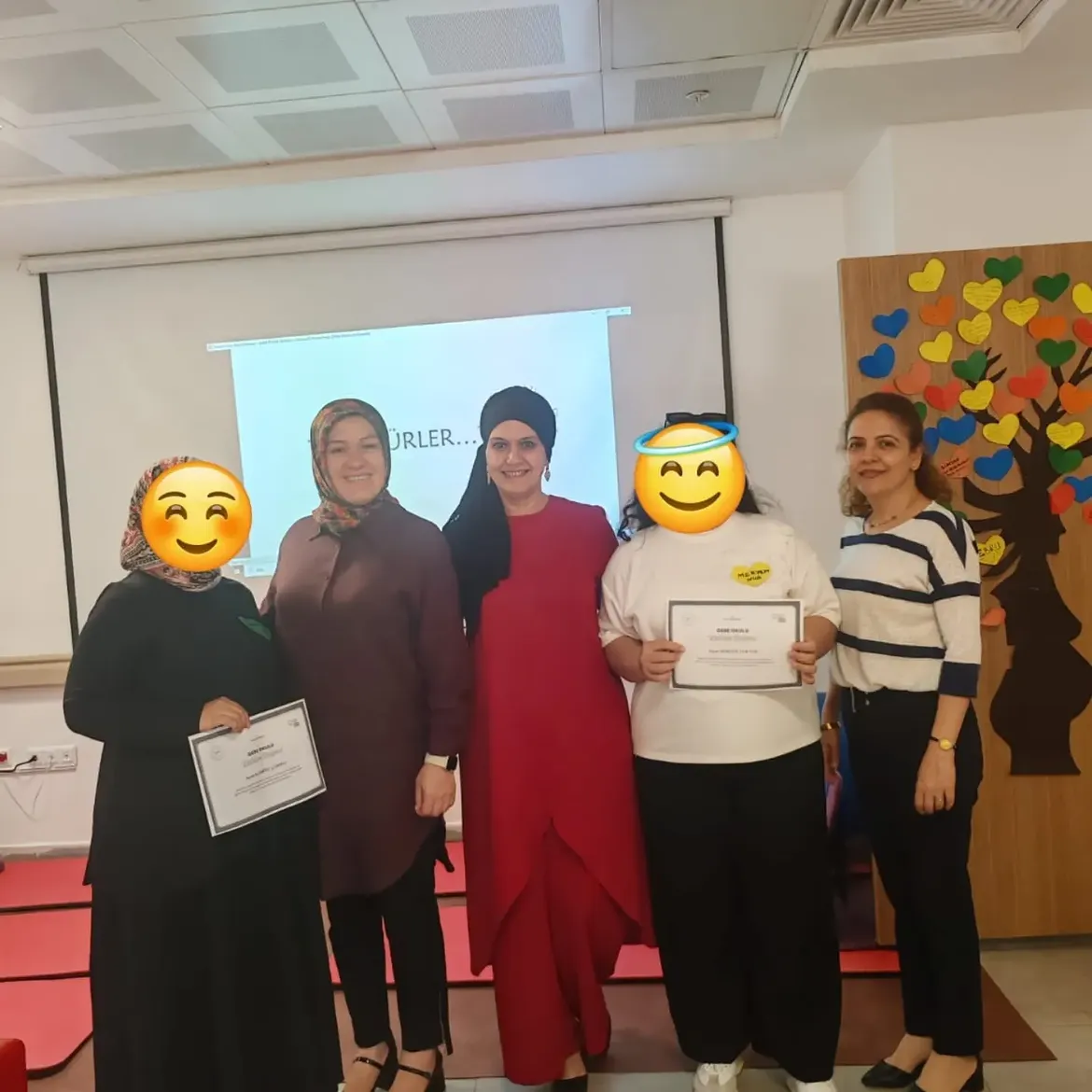 Gebe Okulu Koordinatör Ebeleri Esen Çam Ve Ebe Meral Gökşen Ev Ziyaretleri Gerçekleştirerek Geb