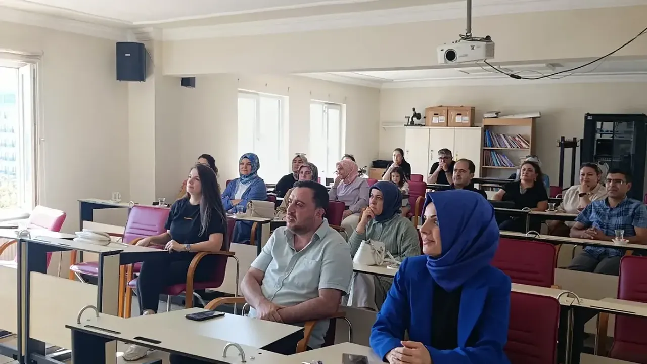 Kirsehirde Harezmi Egitim Modeli Semineri Basladikirsehir Il Milli Egitim Mudurlugu Tarafindan