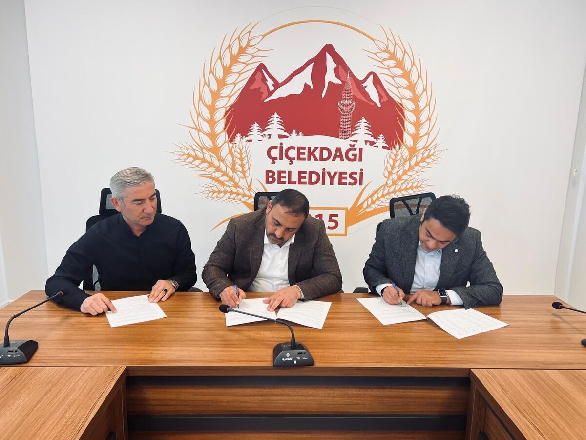Üniversiteli Gençlerimize Uygulamalı Eğitim Desteği! 🤝🎓 Belediye Başkanımız Sayın Hasan Hakano
