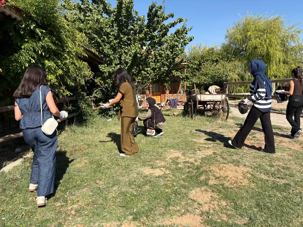 Gençlik Doğa İçin Ele Ele! 🌿🧹Fatma Bacı Yurdu Öğrencilerimizle Birlikte Mesire Ve Park Alanla (1)