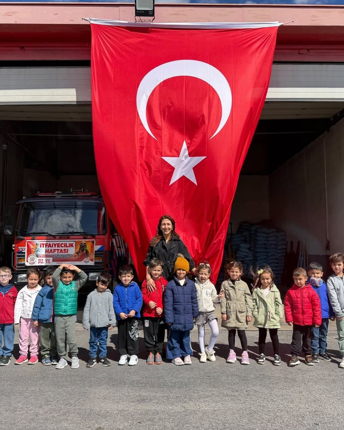 İtfaiyecilik Haftası’nda Minik Adımlarla Büyük Kahramanların Izindeyiz! 🚒 Okulumuz Öğrencileri (3)