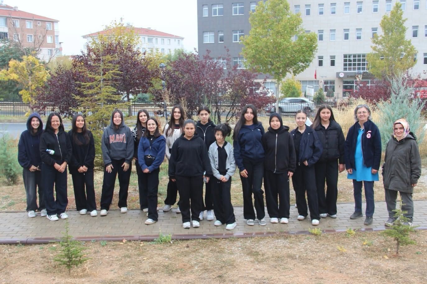 Kırşehir’de Kız Öğrenciler 100 Tohumu Toprakla Buluşturdu